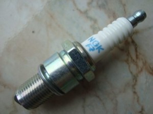 vela-ngk-br8es-nova-original-corsa-celta-vhc-flexpower_MLB-O-209038596_8725